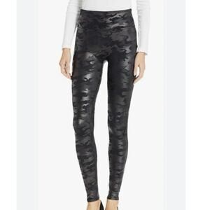 Spanx Look at Me Now Black Camo Leggings Medium